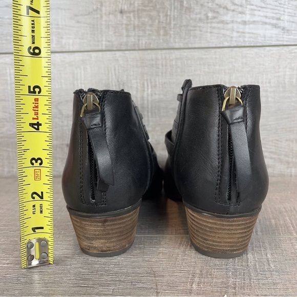 Clarks sz 8.5 black leather strappy ankle boots - Picture 10 of 13